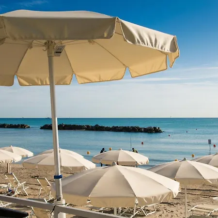 Duca Degli Abruzzi Hotel 3*