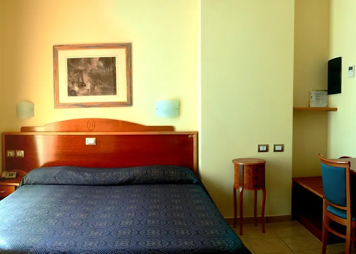 Отель Duca Degli Abruzzi Монтесильвано