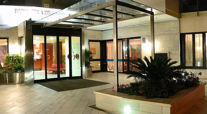 Отель Duca Degli Abruzzi 3*